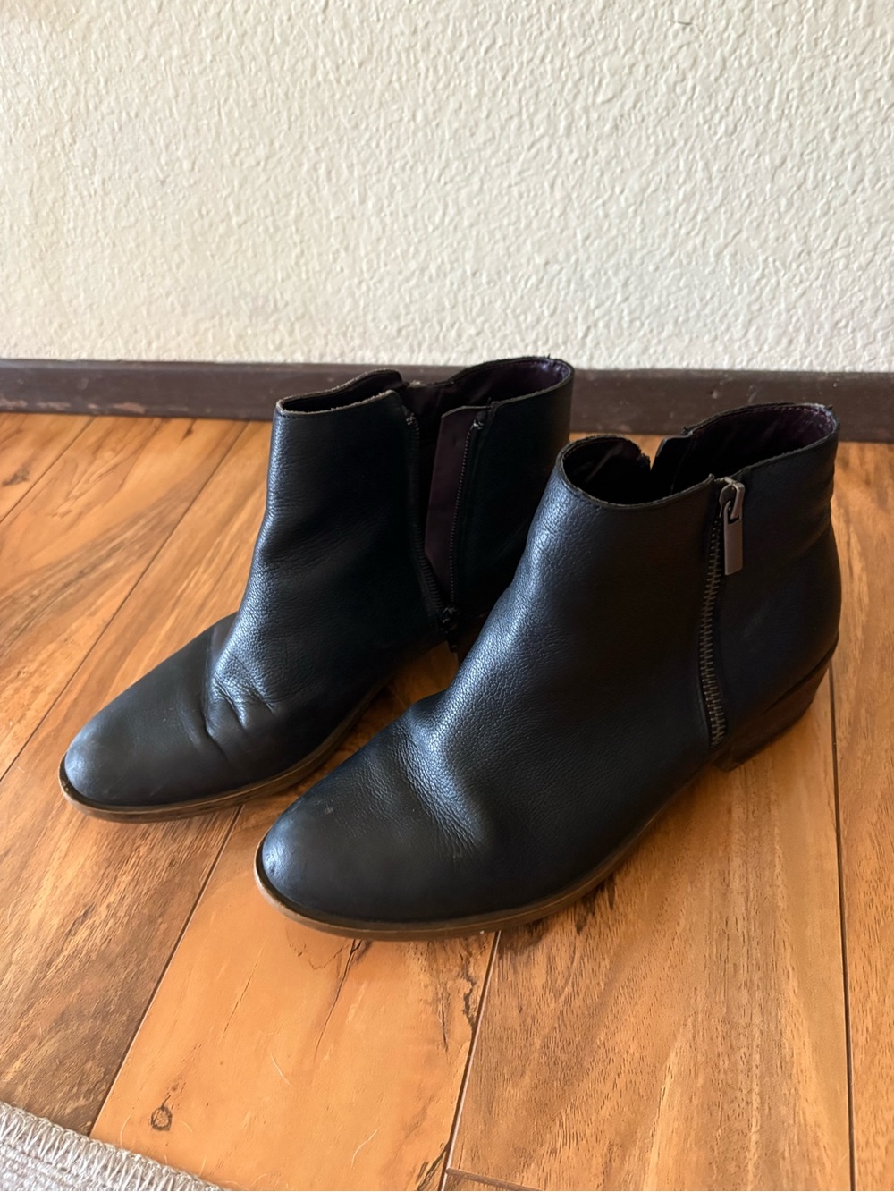 Kensie women’s leather black ankle boot